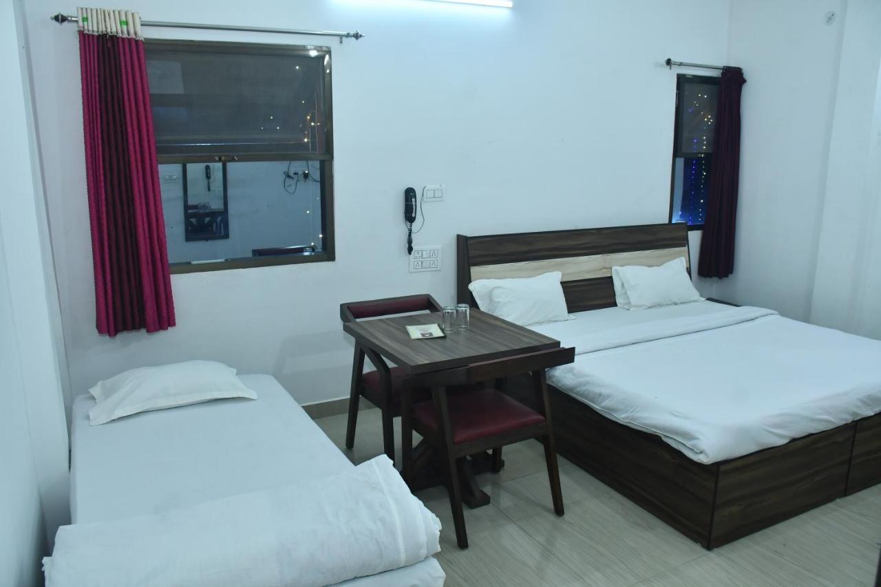 Hotel Awadh Palace Sahjanwa Exterior foto